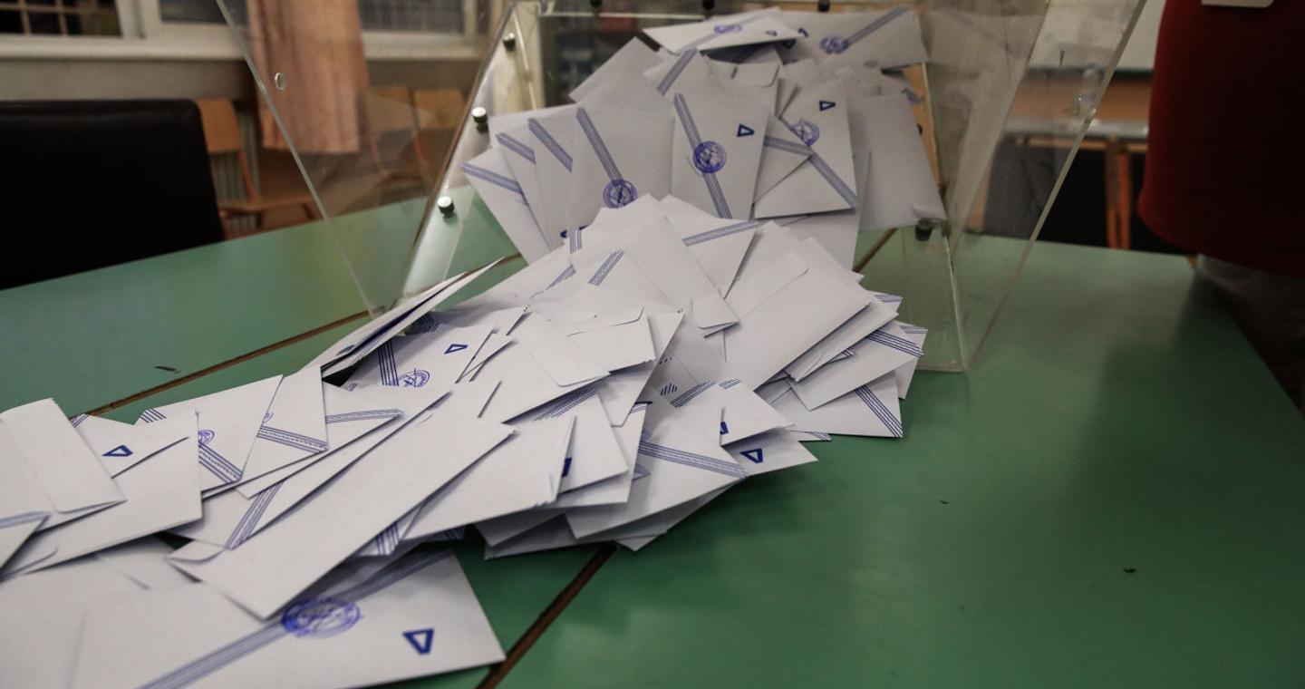 Δημοσκόπηση MRB: 8 στους 10 στηρίζουν τους αγρότες - Τι λένε για Τσίπρα, Σαμαρά και Καρυστιανού