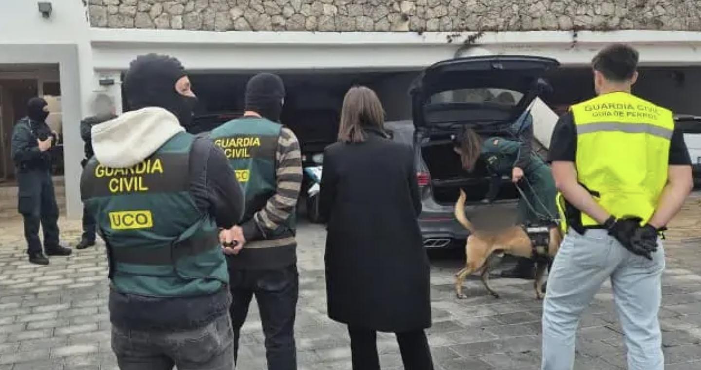 Ο Ελληνας Εσκομπάρ, η ολλανδική «οικογενειακή επιχείρηση» και τα αλιευτικά με τα «σβησμένα ραντάρ»