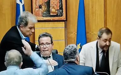 Άγριος καβγάς στο Περιφερειακό Συμβούλιο Δυτικής Μακεδονίας: Παραλίγο "στα χέρια"!