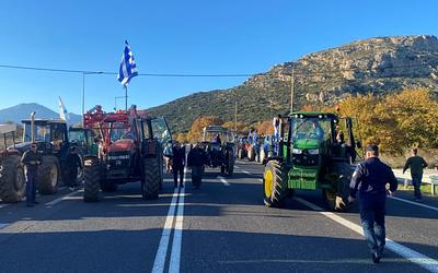 Αγρότες σε αναβρασμό: Αιφνιδιαστικές παρακρατήσεις και μπλόκα δίχως τέλος!