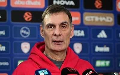 Ολυμπιακός: Μπαρτζώκας απαντά για ήττα, γκρίνια και Μόρις