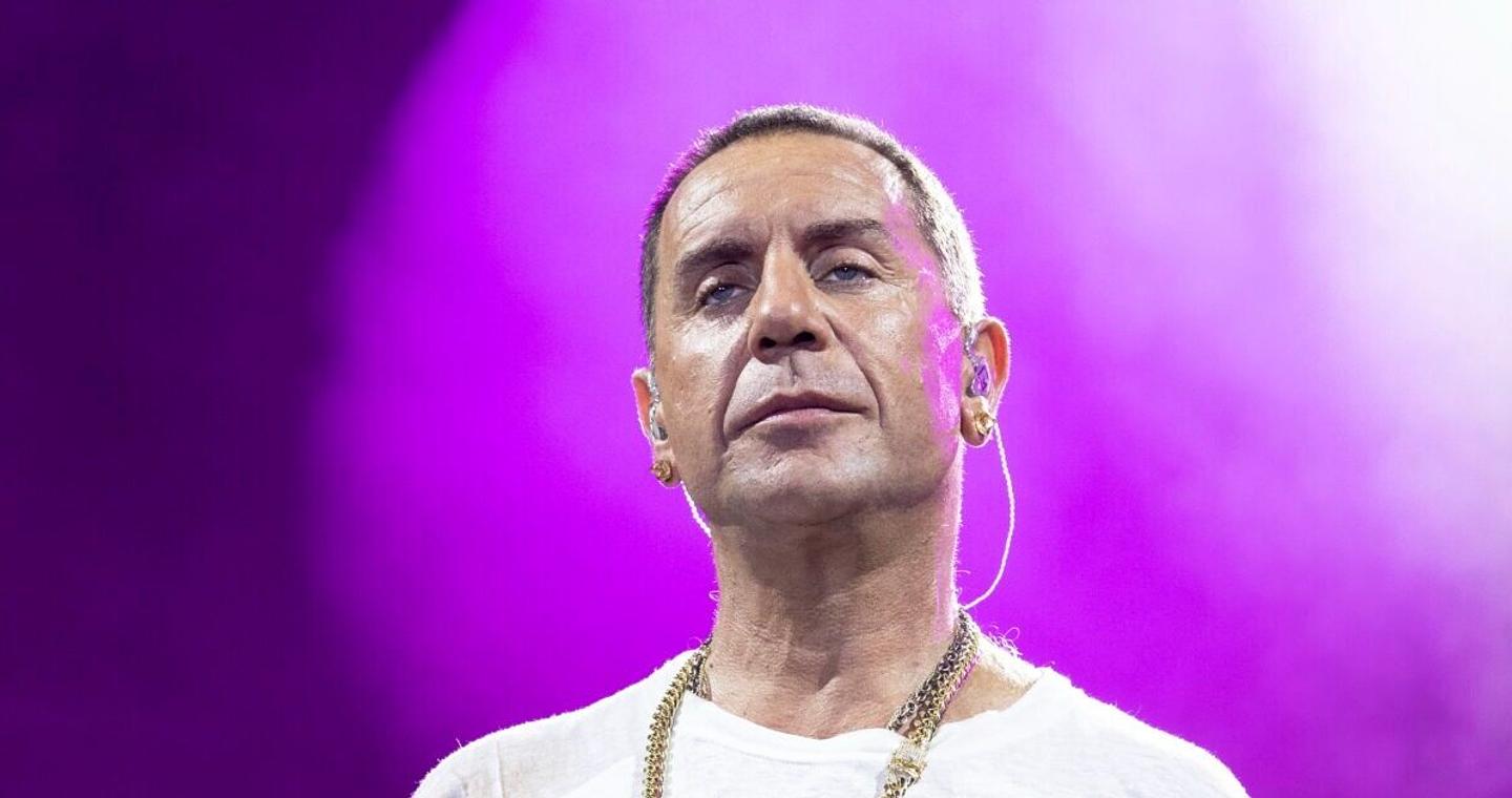 «Ο Γιώργος Μαζωνάκης κατονόμασε τον επιχειρηματία που τον εκβιάζει, ήταν προσχεδιασμένη η καταγγελία», λέει ο δικηγόρος του