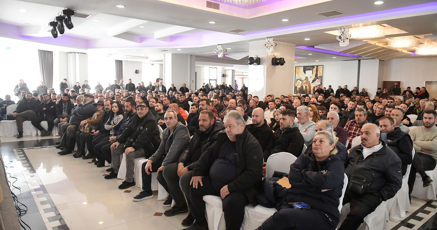 Αγροτικές κινητοποιήσεις: Παραμένουν τα μπλόκα – Πότε θα ανοίγουν οι δρόμοι