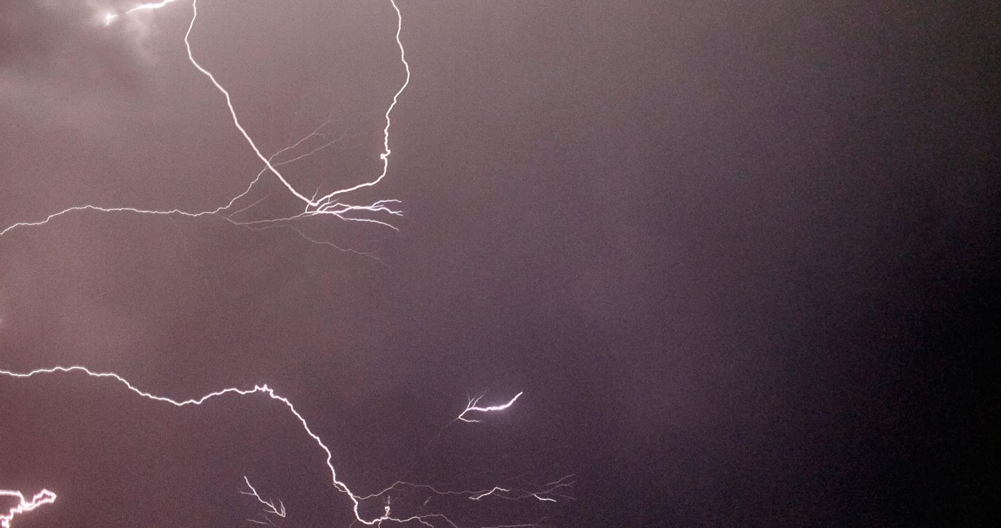Καιρός – Meteo: Ερχονται έντονα φαινόμενα με κεραυνούς και καταιγίδες
