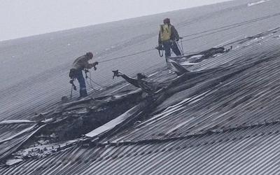 Τσερνόμπιλ: Ρωσική επίθεση προκάλεσε ζημιές στην ασπίδα – Κίνδυνος διαρροής ραδιενέργειας;