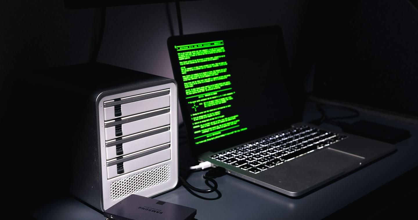 ΠΑΣΟΚ: Ένοχη σιωπή της κυβέρνησης μπροστά στις συνεχείς αποκαλύψεις στη δίκη του Predator