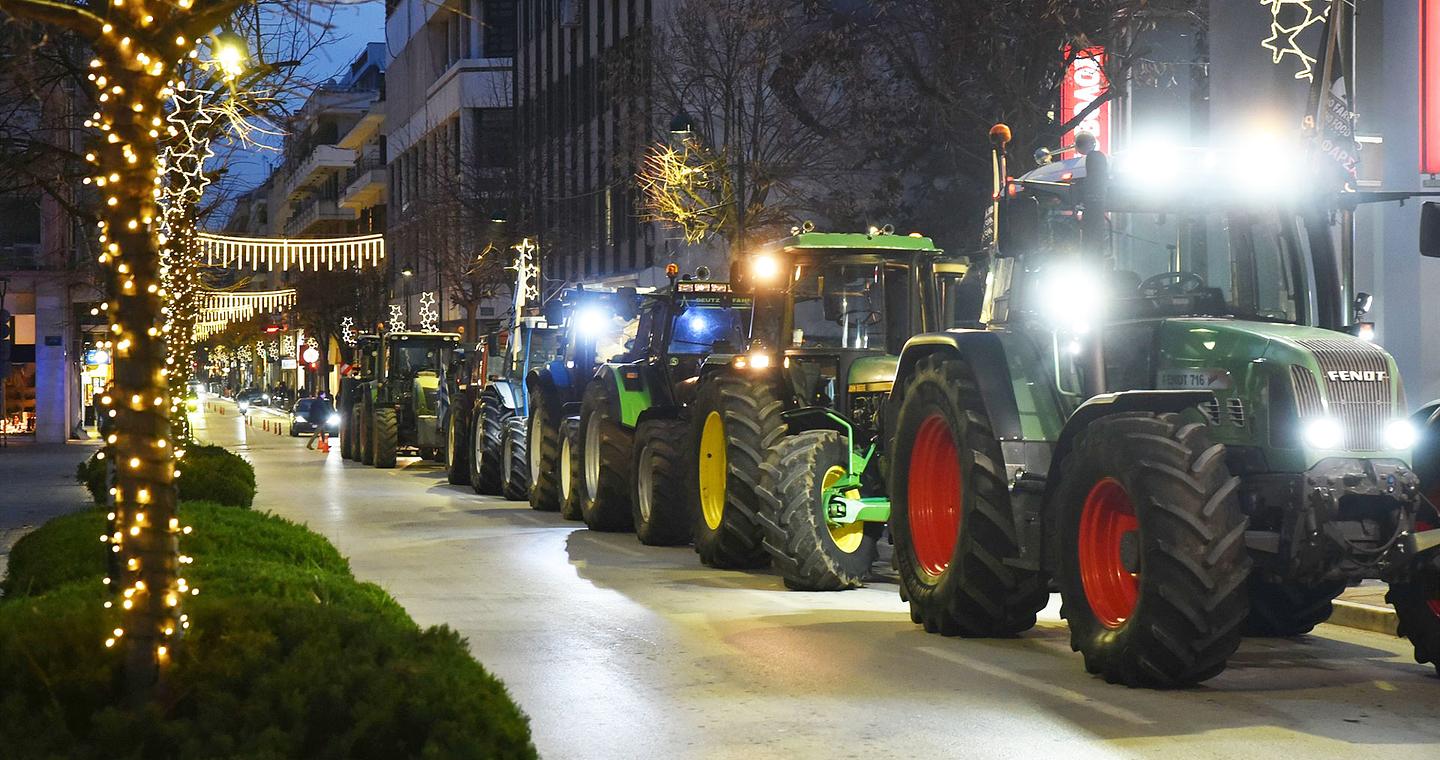 Aγρότες: Εορταστικό διάλειμμα στα μπλόκα