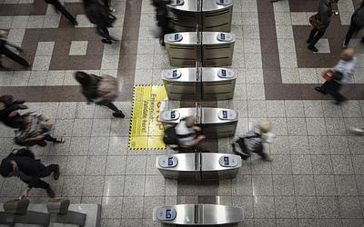 Εισιτήριο τέλος! Το κινητό σου, η νέα κάρτα για τα ΜΜΜ