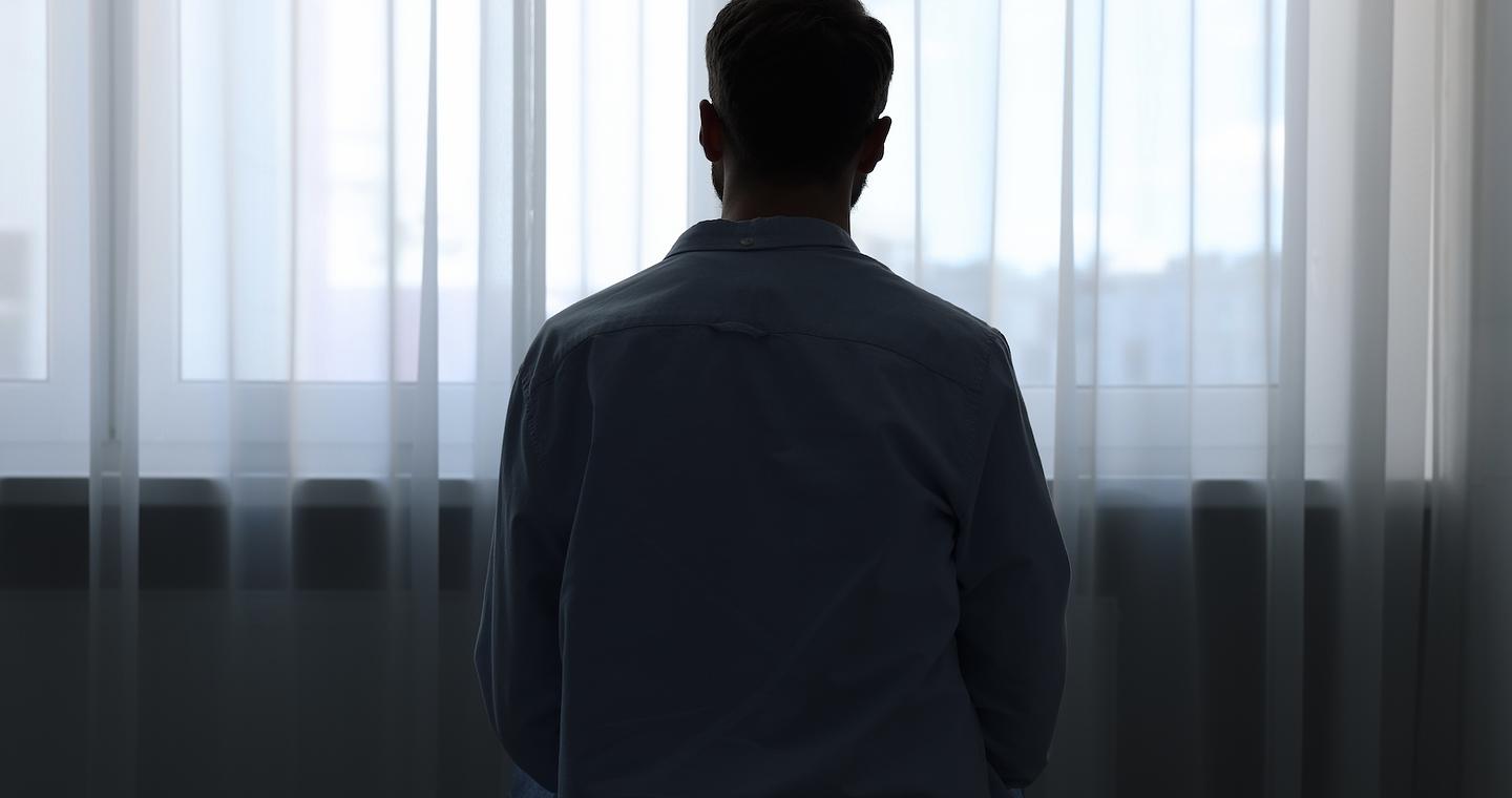 Μελέτη: Εξι συμπτώματα κατάθλιψης στη μέση ηλικία συνδέονται με αυξημένο κίνδυνο άνοιας