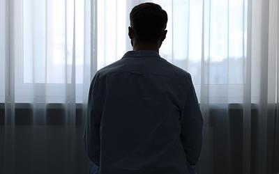 Κατάθλιψη και άνοια: Τα 6 συμπτώματα που αυξάνουν τον κίνδυνο!