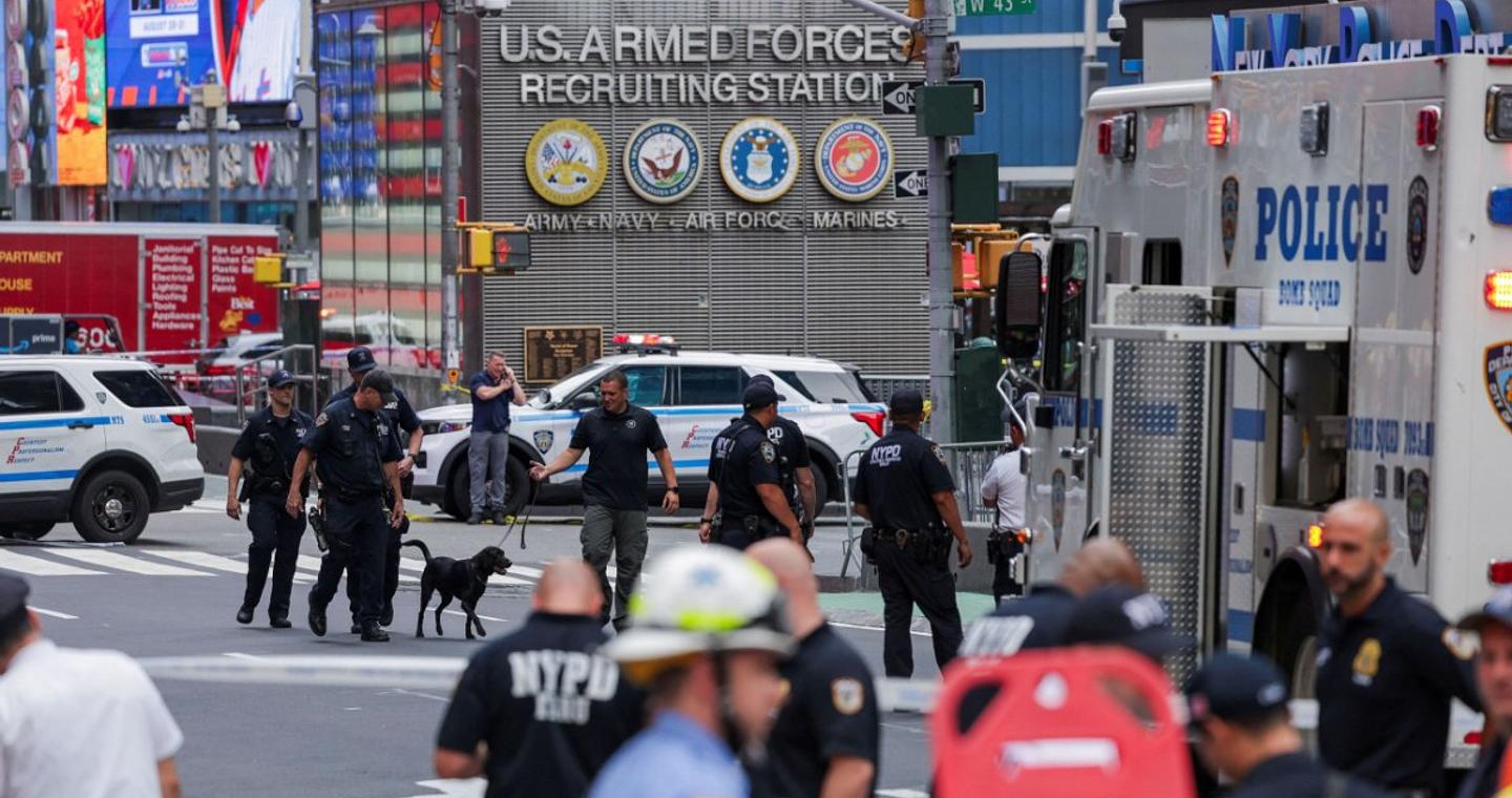 Λήξη συναγερμού στην Νέα Υόρκη: Ξανάνοιξε η Times Square, μετά από έρευνες για βόμβα