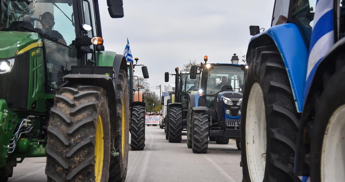 Παραμένουν στα μπλόκα οι αγρότες: Την Πέμπτη αποφασίζουν αν θα προσέλθουν σε διάλογο με την κυβέρνηση