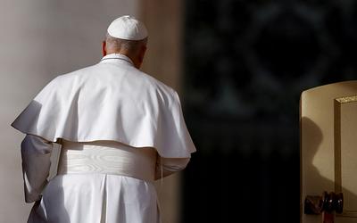 Ο Πάπας Λέων μαθαίνει γερμανικά online! Η μυστική του συνήθεια