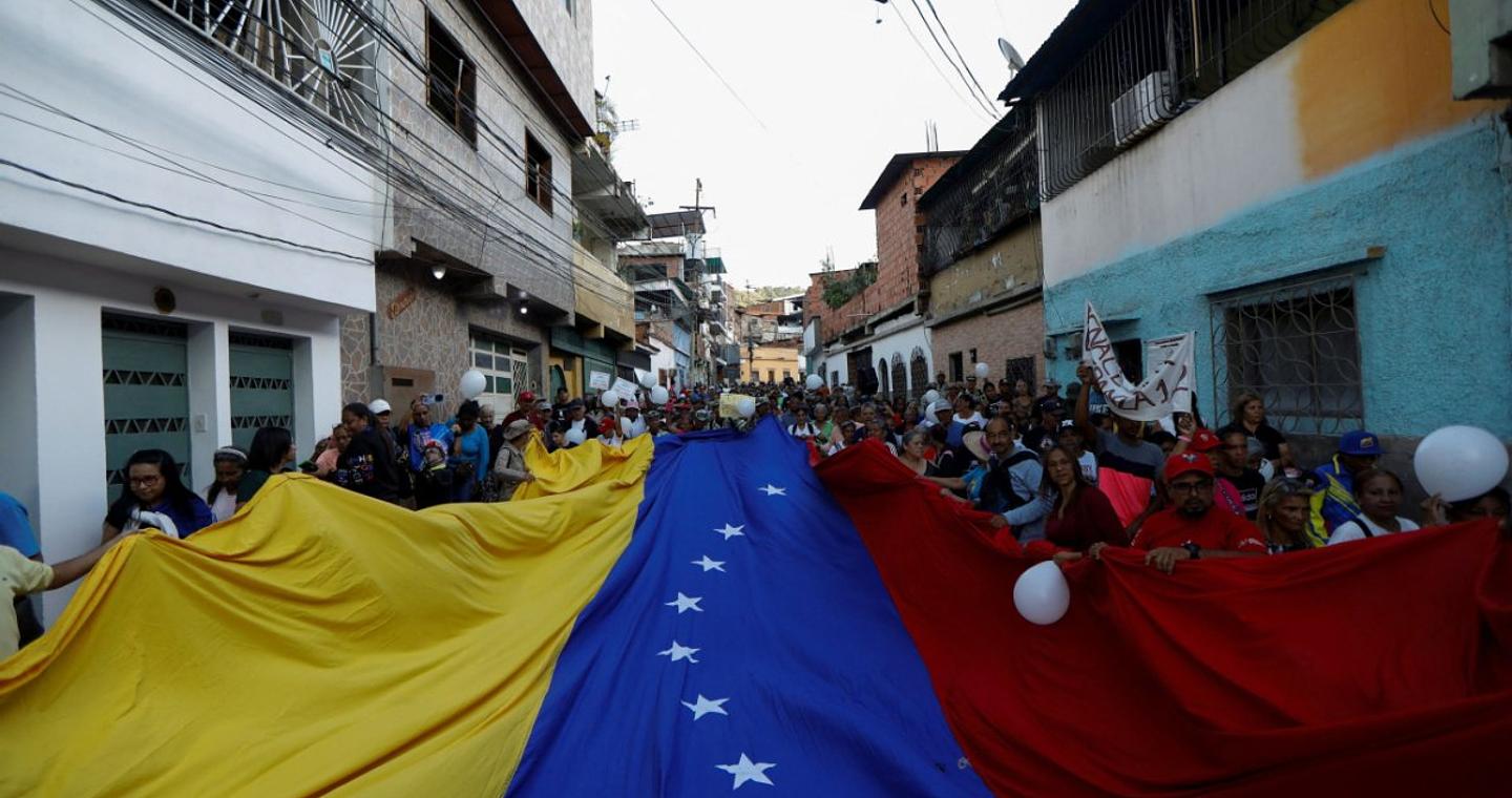 Το Ιράν προσφέρει βοήθεια στη Βενεζουέλα στη σύγκρουση με τις ΗΠΑ