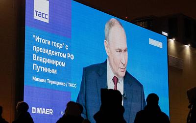 Πούτιν-Μακρόν: Διάλογος στο τραπέζι; Τι αποκαλύπτει το Κρεμλίνο