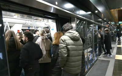 Θεσσαλονίκη: Το μετρό ξενύχτησε και έγινε… «αδιαχώρητο»!