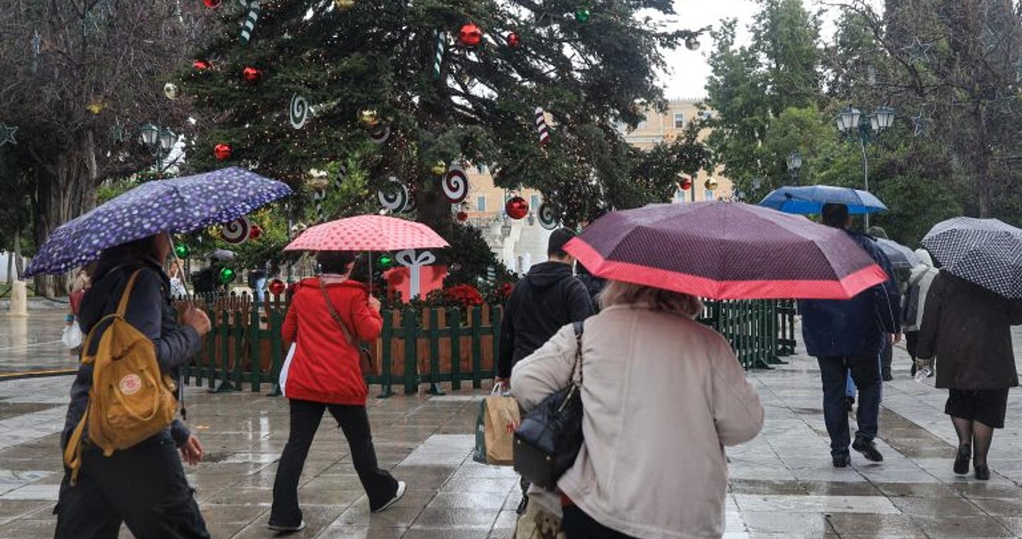 Καιρός: Αλλαγή σκηνικού με βροχές και καταιγίδες έως τα Χριστούγεννα – Πού θα χιονίσει