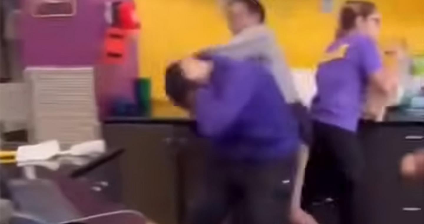 Γυναίκα γρονθοκόπησε υπάλληλο γυμναστηρίου επειδή της ζήτησε να μη φωνάζει – Δείτε βίντεο