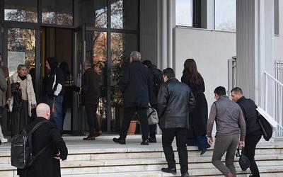 Νέα διακοπή στη δίκη για τα Τέμπη: Ένταση και αντιδράσεις