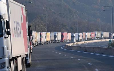 Αγρότες: Κλιμακώνουν τις κινητοποιήσεις – Μπλόκα σε Ριτσώνα και Προμαχώνα!