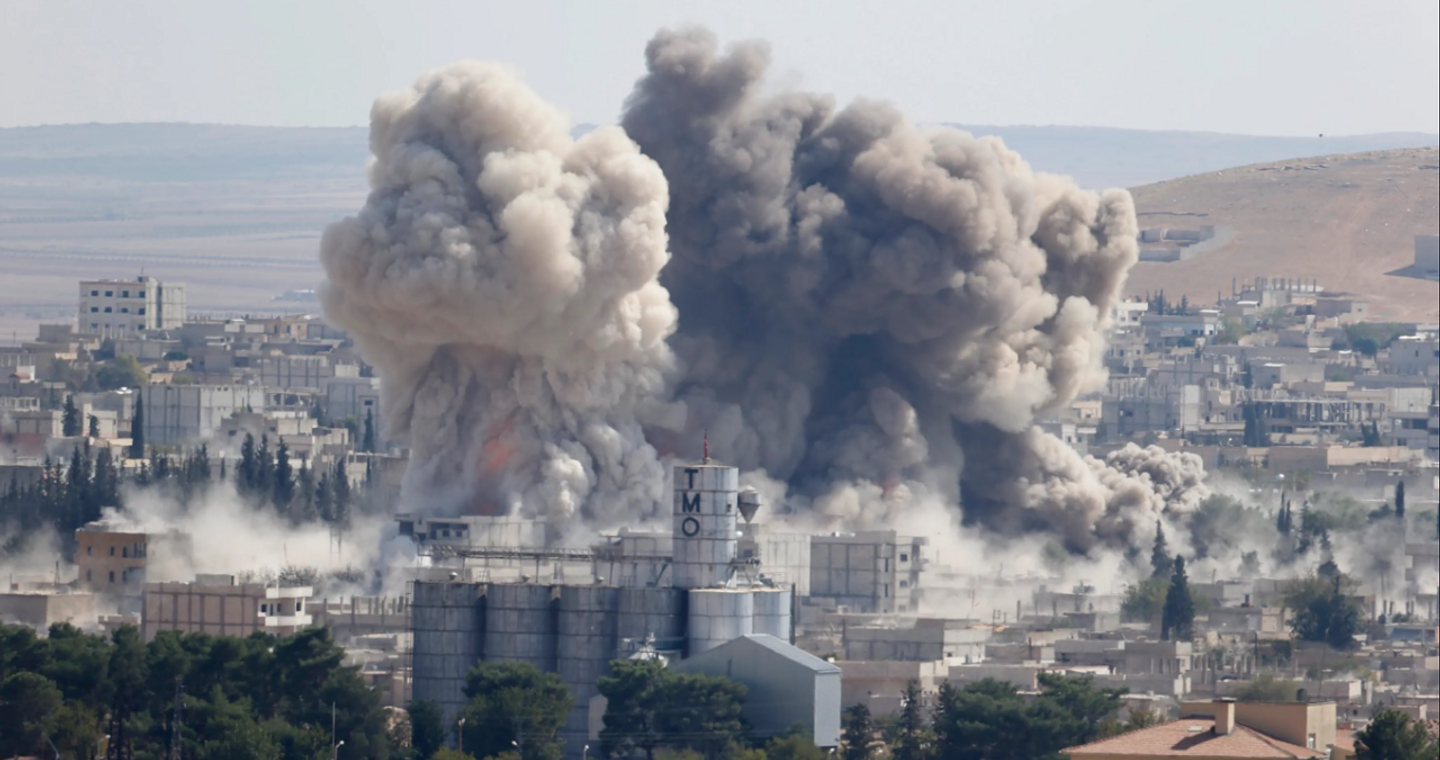 Μπαράζ αμερικανικών επιδρομών κατά του ISIS στη Συρία - «Αυτή δεν είναι η αρχή πολέμου, είναι δήλωση εκδίκησης»