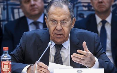 Λαβρόφ σε Ζελένσκι: «Ξεκινήστε με τα δικαιώματα των ρωσόφωνων»