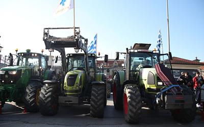 Αγρότες vs Κυβέρνηση: Παράλληλοι Μονόλογοι και Αυξανόμενη Ένταση στα Μπλόκα