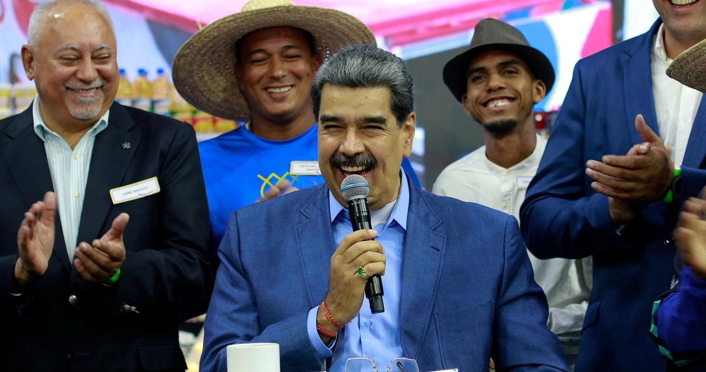 Τραμπ σε Μαδούρο: «Θα ήταν έξυπνο να παραιτηθείς» – «Κοίτα τη δουλειά σου», απαντά ο Βενεζουελάνος πρόεδρος