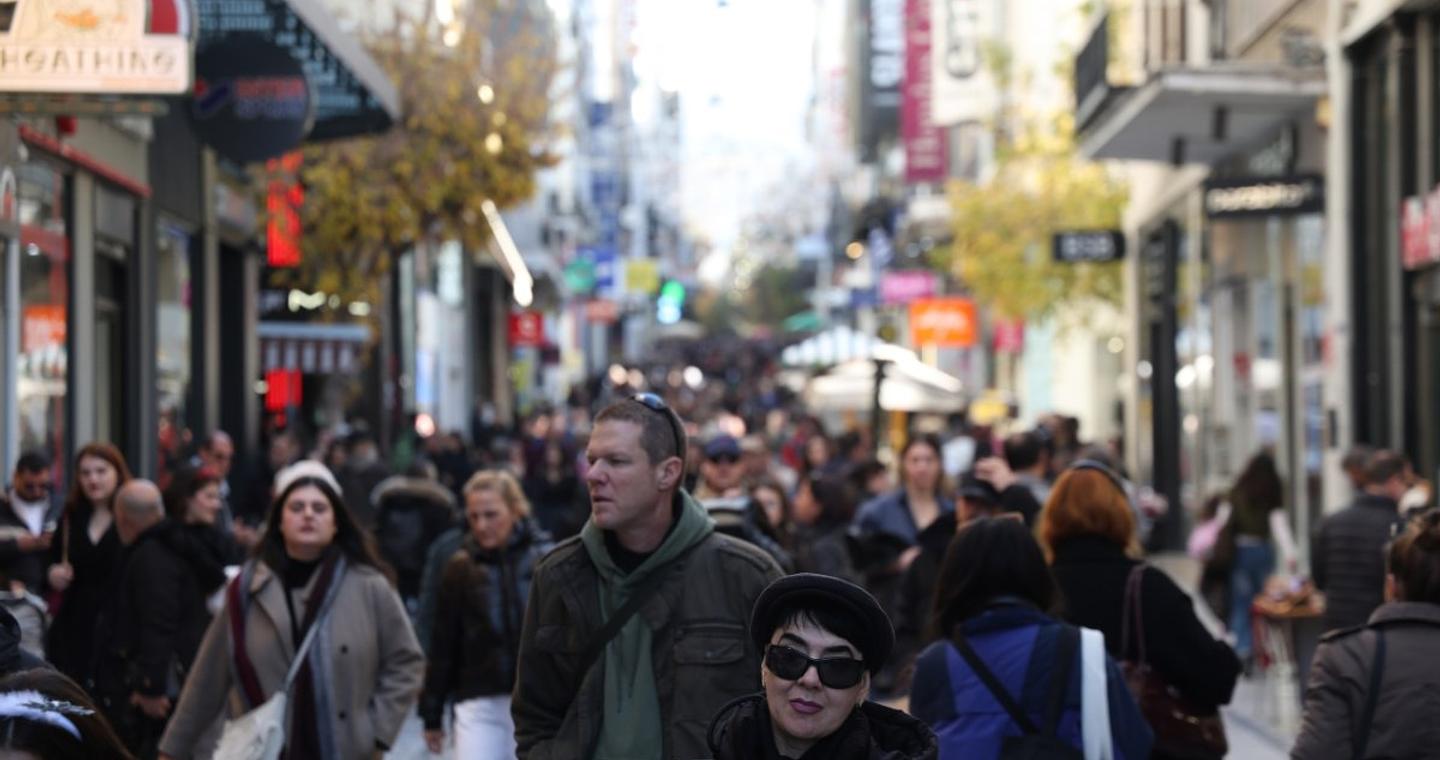 Παραμονή Χριστουγέννων: Ποιες ώρες θα είναι ανοιχτά εμπορικά καταστήματα και σούπερ μάρκετ