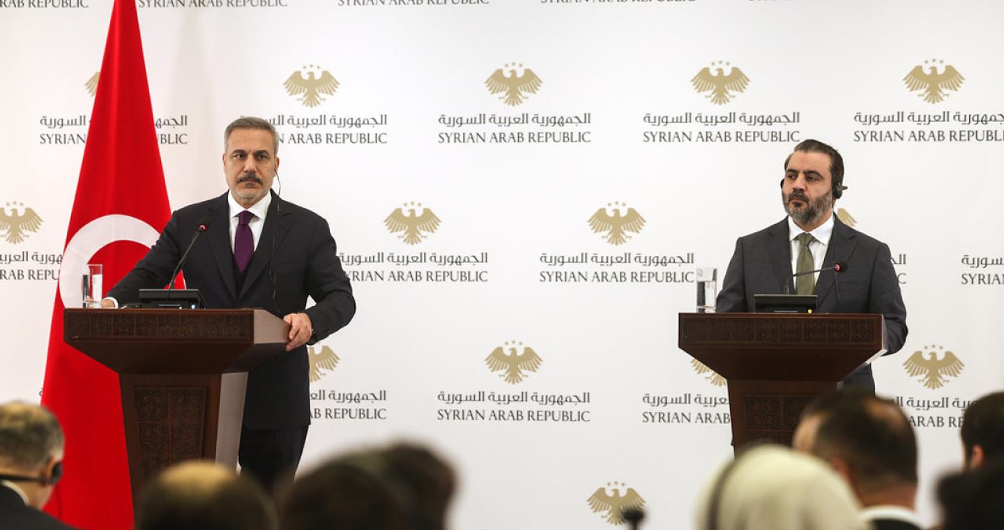 Σοκ στη Δαμασκό: Διέκοψαν αιφνιδιαστικά τη συνέντευξη Τύπου του Φιντάν με τον Σύρο ομόλογό του (Βίντεο)