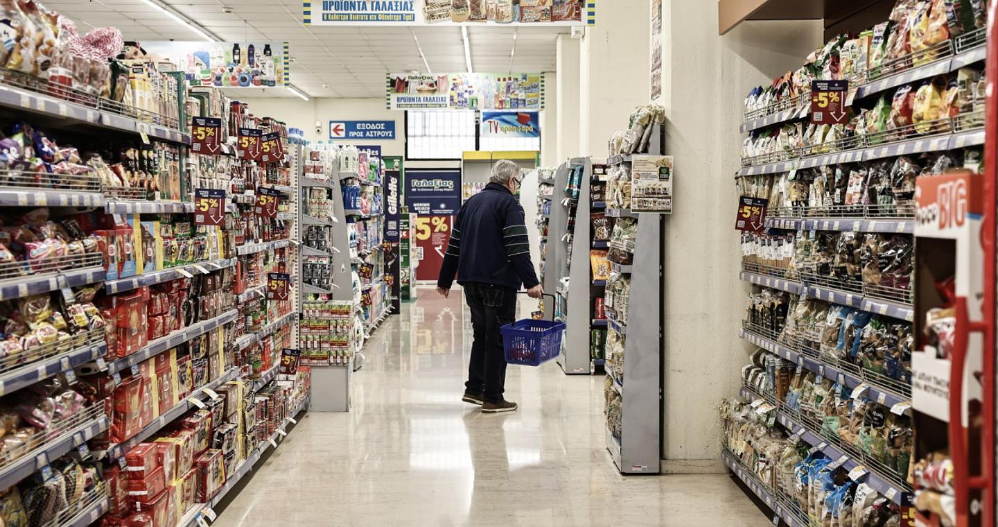 Ποιες ώρες λειτουργούν καταστήματα και σούπερ μάρκετ την παραμονή Χριστουγέννων