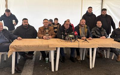 Αγρότες: «Δεν φεύγουμε!» – Ανυποχώρητοι στα μπλόκα και μετά τις γιορτές