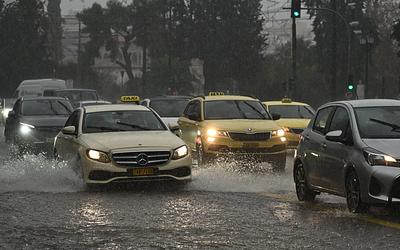 Χριστούγεννα στην Αθήνα: Έμφραγμα στους δρόμους – Πού υπάρχει αυξημένη κίνηση