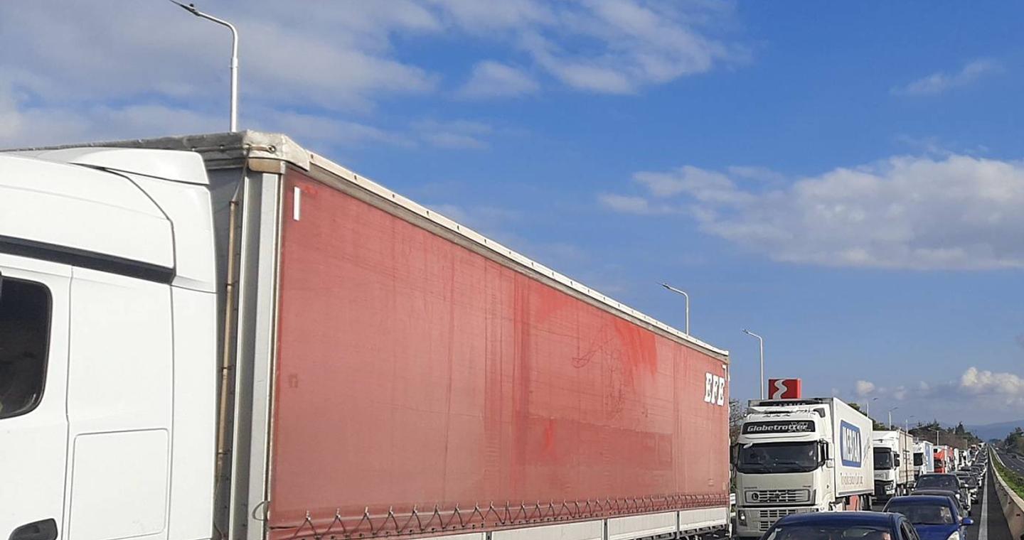 Μπλόκα: Κυκλοφοριακό κομφούζιο από την Ριτσώνα προς την Θήβα εξαιτίας… εκτροπών στην κυκλοφορία