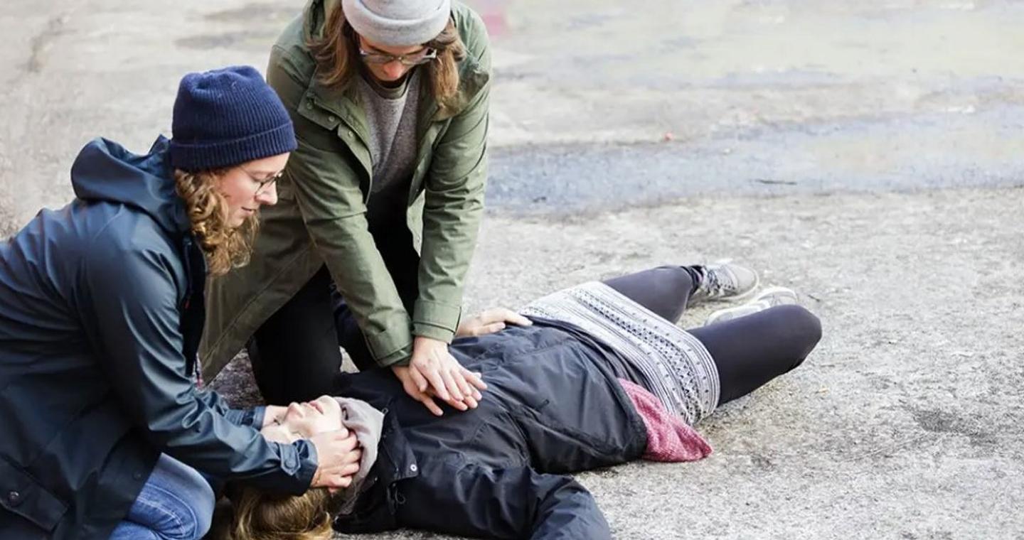 Η καρδιά της σταμάτησε, γιατροί και νοσοκόμες της έκαναν μασάζ για 1 ώρα και 47 λεπτά και την έσωσαν: «Είναι θαύμα!»