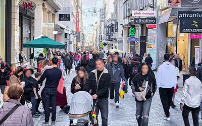 Εορταστικό ωράριο: Τι ισχύει για καταστήματα, σούπερ μάρκετ και malls;