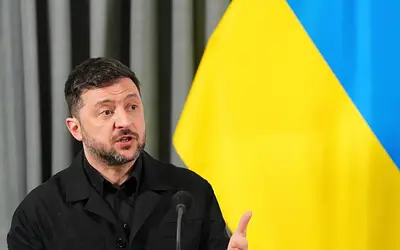 Ουκρανία: Χριστούγεννα πολέμου και αλλαγή στάσης Ζελένσκι για ειρήνη;