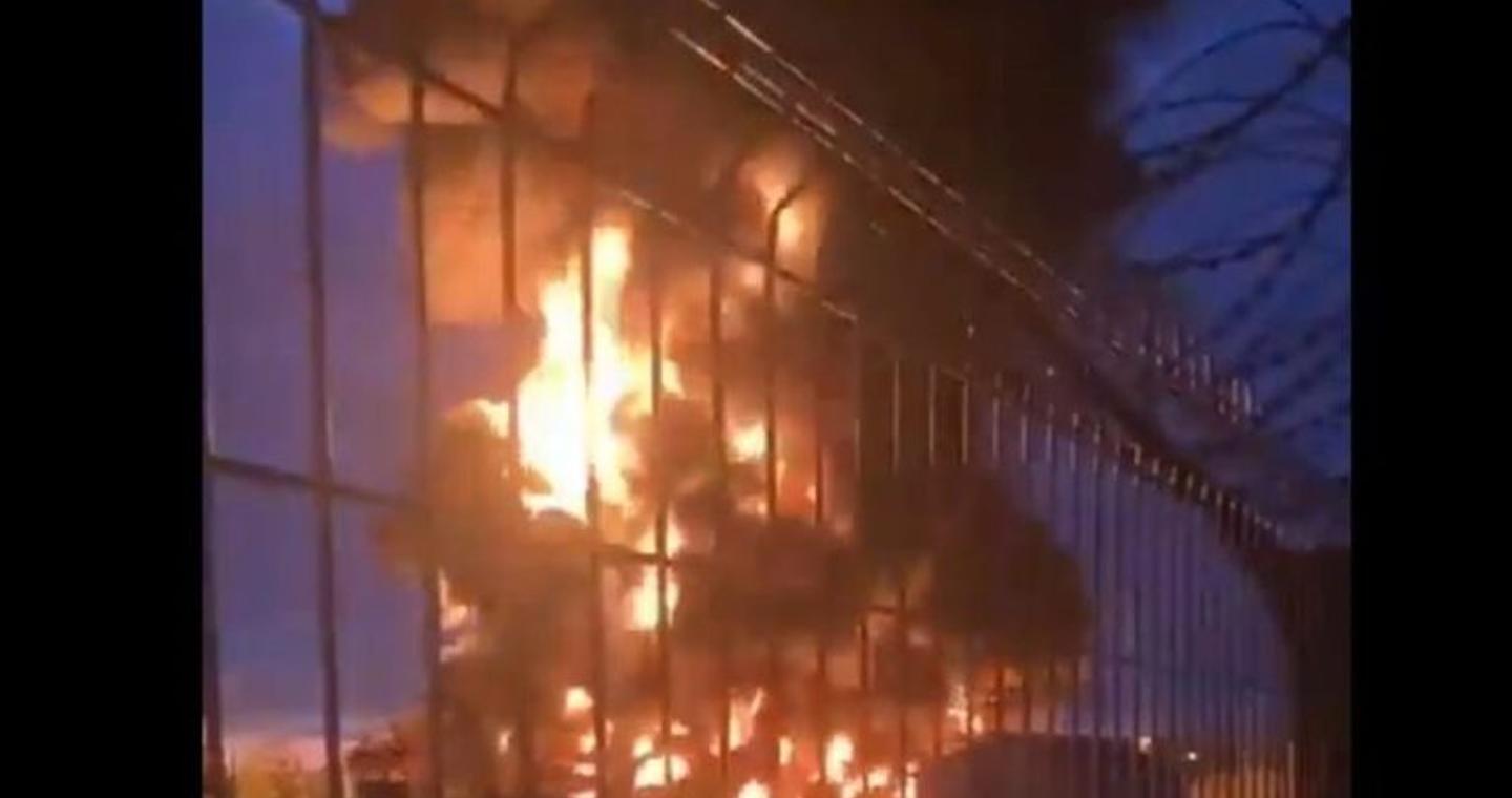 Ρωσία: Επίθεση ουκρανικού drone στο λιμάνι του Τεμριούκ – Στις φλόγες δύο δεξαμενές πετρελαίου