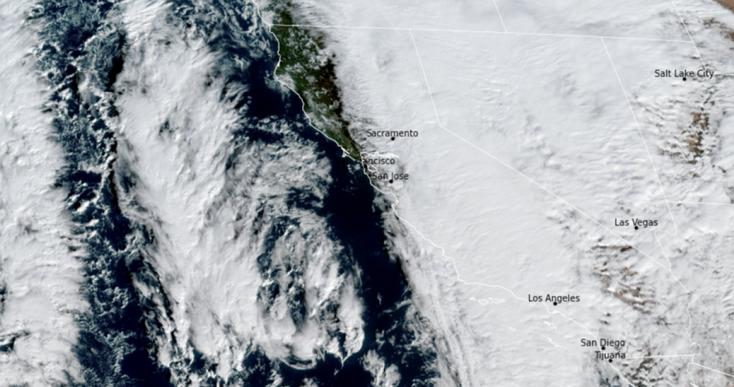 «Ατμοσφαιρικό ποτάμι» έπληξε το Λος Άντζελες (Απίστευτες εικόνες)