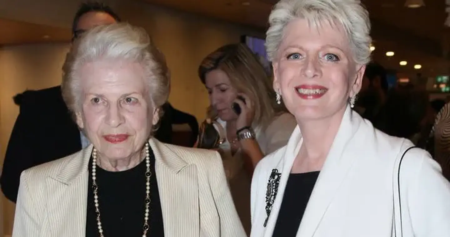 Έλενα Ακρίτα: Το “ευχαριστώ” στα κόμματα για την αναγνώριση της προσφοράς της μητέρας της