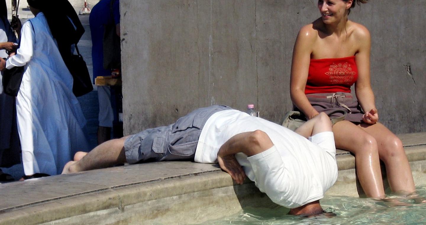 Με τους καύσωνες να επιδεινώνονται, η Ισπανία δημιουργεί δίκτυο «κλιματικών καταφυγίων»