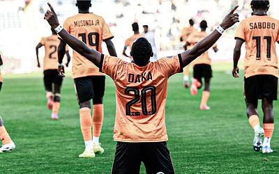 Απίστευτο! Παίκτης της Λέστερ χτύπησε στον πανηγυρισμό του γκολ!