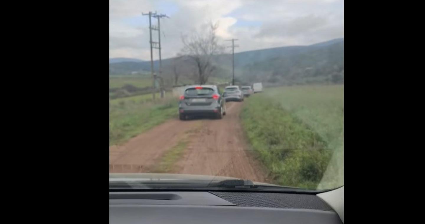 Αθήνα-Θεσσαλονίκη από χωματόδρομους -Απίστευτη ταλαιπωρία οδηγών λόγω μπλόκων και εκτροπών, δείτε βίντεο