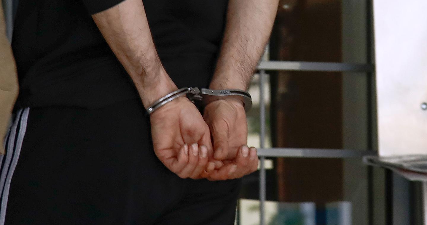 «Greek Mafia»: Συνελήφθη στα Καλύβια ένα από τα «πιστόλια» του Εντικ