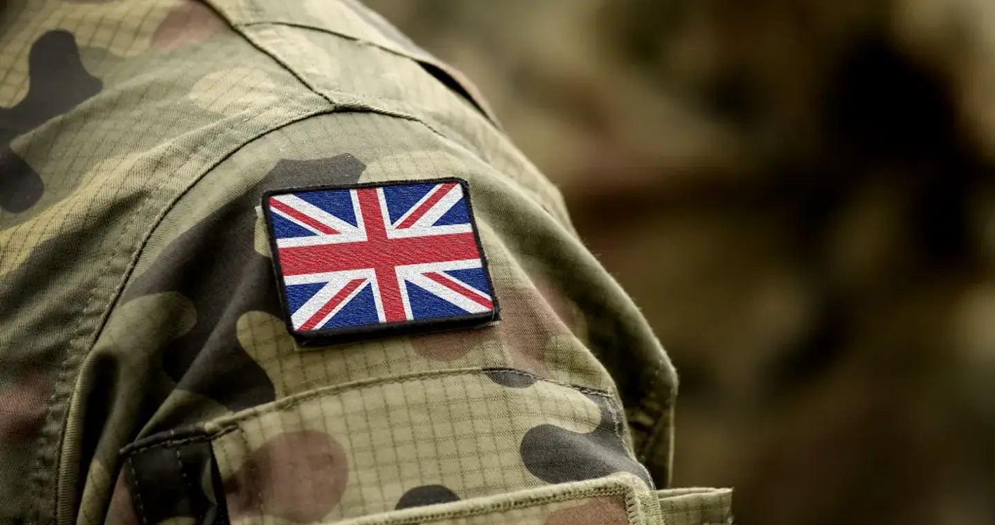 Πρόγραμμα στρατολόγησης νέων (και) στη Βρετανία