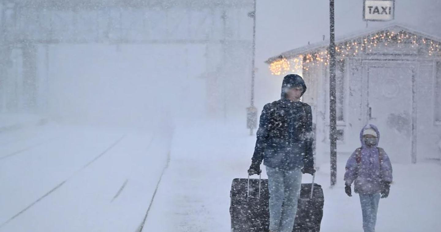 Σκανδιναβία: Η καταιγίδα Γιοχάνες άφησε πίσω της δύο νεκρούς και χιλιάδες σπίτια χωρίς ρεύμα