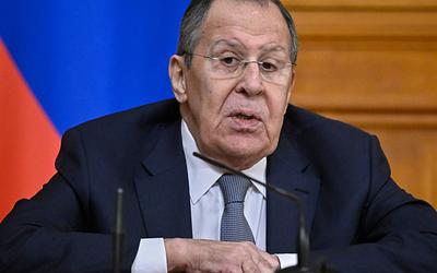 Λαβρόφ: «Νόμιμος στόχος» τα ευρωπαϊκά στρατεύματα στην Ουκρανία