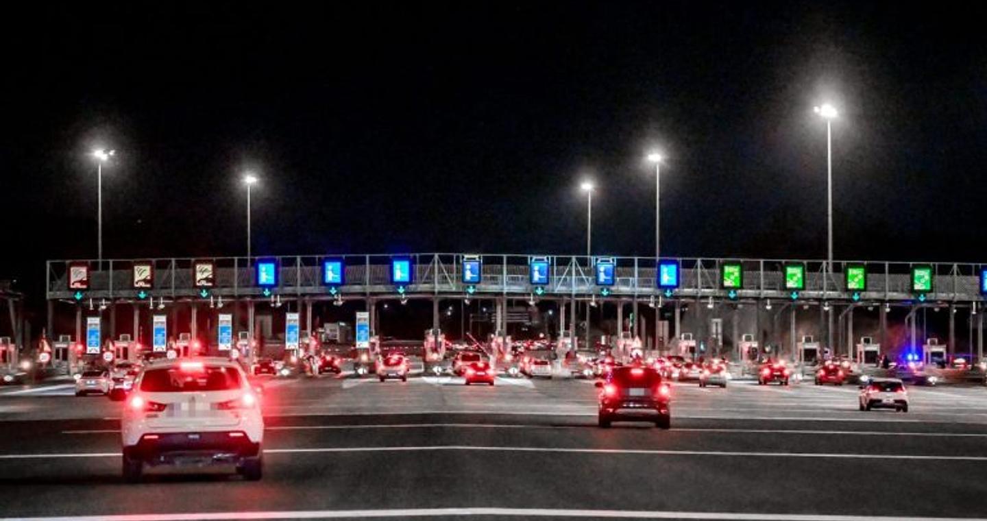 Καραμπόλα έξι οχημάτων στην Αθηνών – Κορίνθου στο ύψος των Μεγάρων