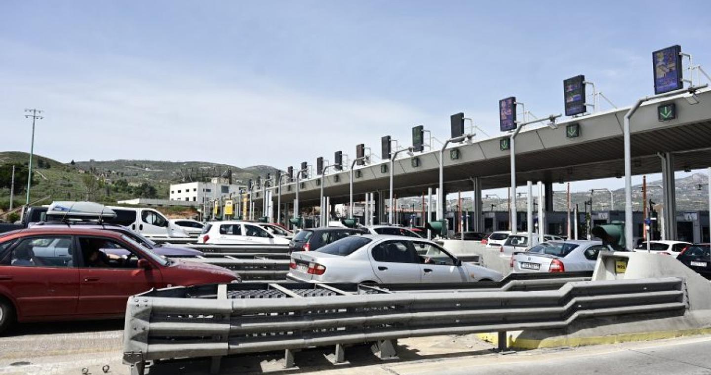 Για γερά νεύρα η επιστροφή των εκδρομέων στην Αθήνα – Πού υπάρχουν ουρές χιλιομέτρων