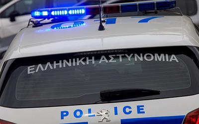 Χολαργός: 57χρονος ταμπουρώθηκε και επιτέθηκε με μολότοφ! Εκκενώνεται πολυκατοικία!